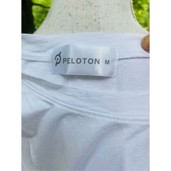 Peloton Womens White Better Is In Us Logo Muscle Pullover Tank Top Medium - Picture 4 of 5